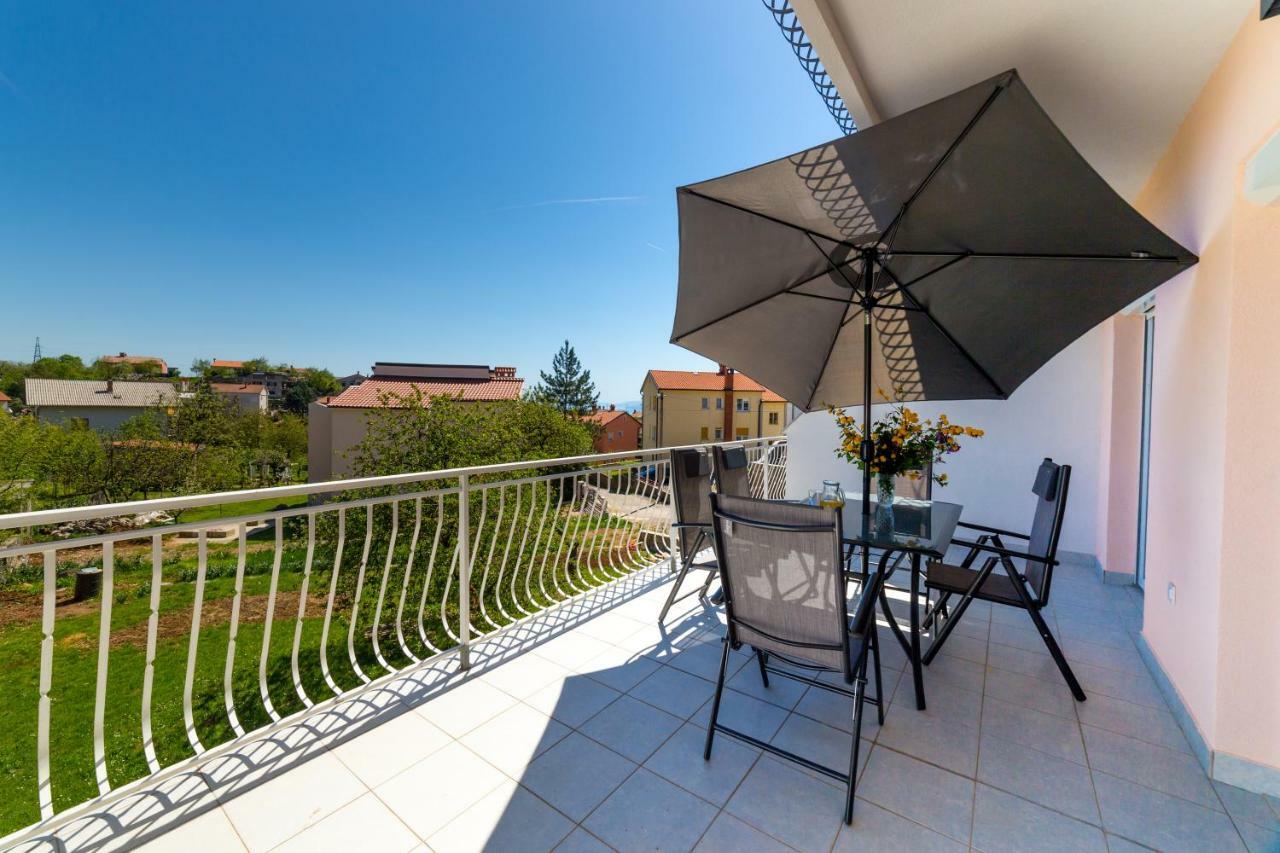 Apartments Raspolic كاستاف المظهر الخارجي الصورة